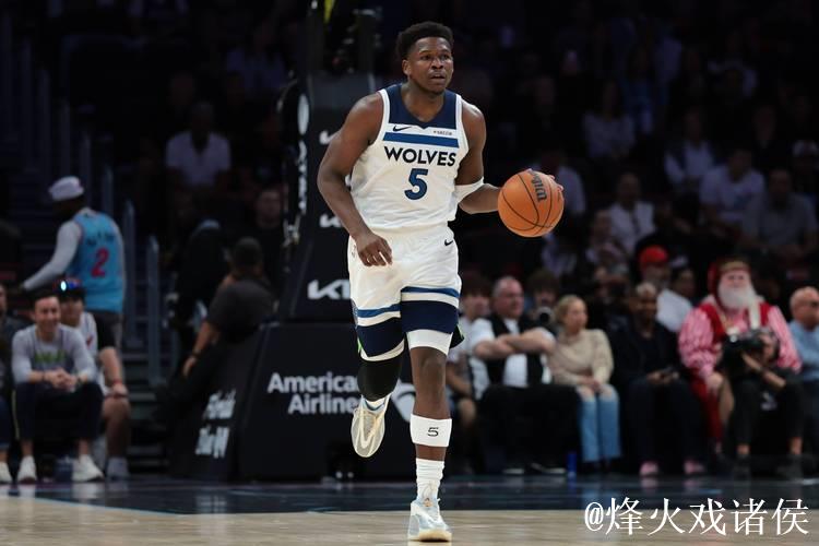 爱德华兹26+5鲍威尔21分 森林狼击败热火豪取三连胜 爱德华兹26+5鲍威尔21分 森林狼击败热火豪取三连胜